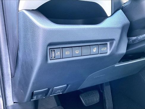 Certified 2020 Toyota RAV4 XLE Premium FWD image 38