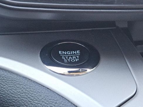 Used 2023 Ford Explorer XLT image 18