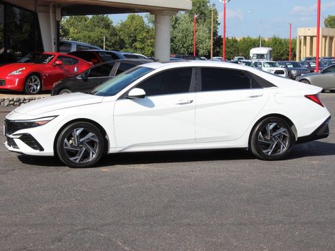 Used 2024 Hyundai Elantra SEL w/ Convenience Package image 6