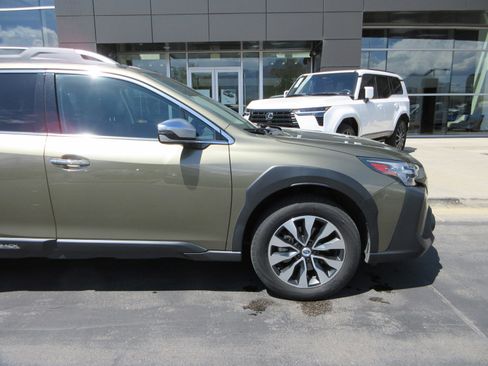 Used 2023 Subaru Outback Touring XT w/ Tech Package 2 AWD/4WD image 13