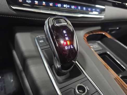 Used 2021 Cadillac Escalade Premium Luxury AWD/4WD image 21