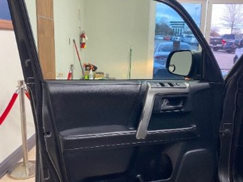 Used 2011 Toyota 4Runner Limited image 7