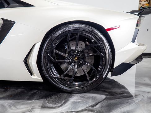 Used 2015 Lamborghini Aventador LP 700-4 image 19