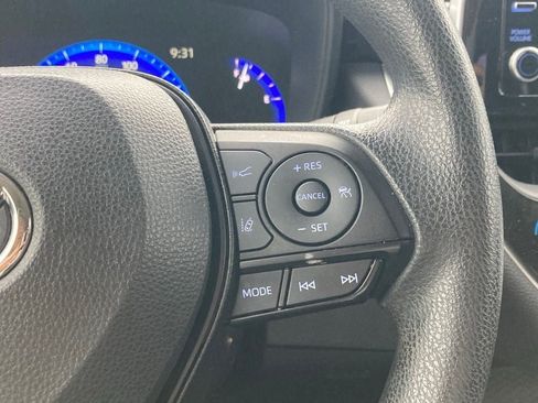 Used 2021 Toyota Corolla LE FWD image 16