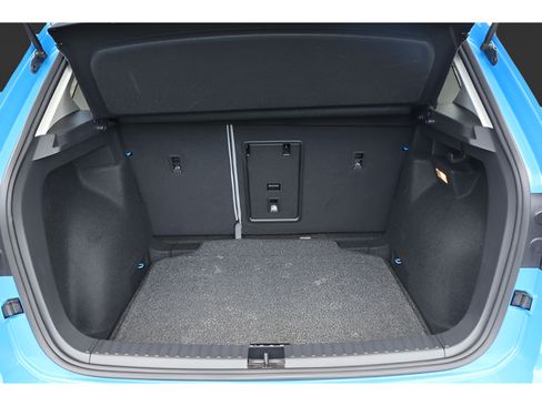 Certified 2023 Volkswagen Taos SE w/ Panoramic Sunroof Package FWD image 18