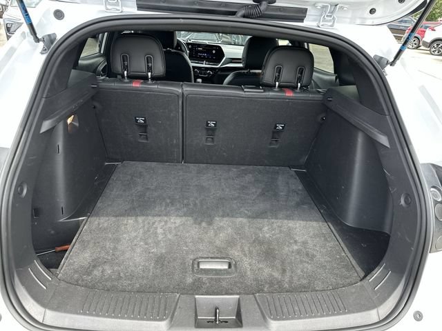 Used 2025 Chevrolet Trax RS w/ Driver Confidence Package FWD image 22
