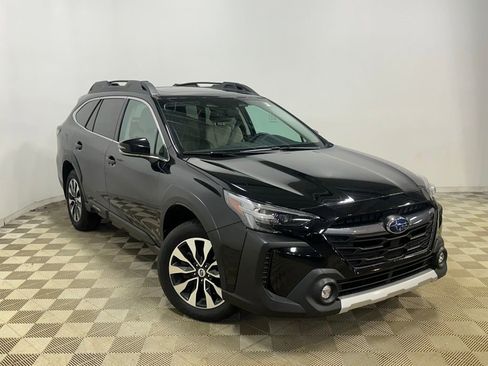 Used 2023 Subaru Outback Limited image 3