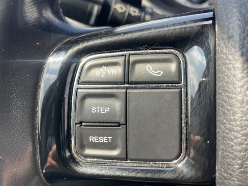 Used 2019 Dodge Grand Caravan SXT FWD image 20