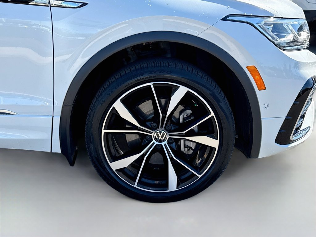 Used 2024 Volkswagen Tiguan SEL R-Line AWD/4WD image 9