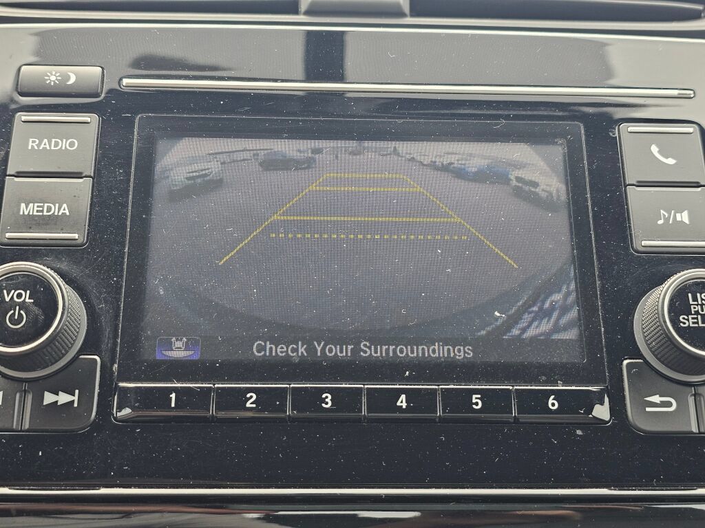 Used 2017 Honda CR-V LX image 21