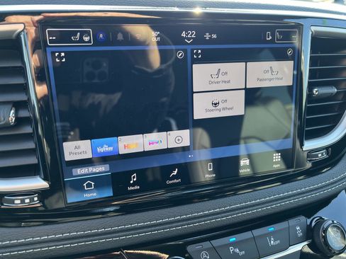 New 2026 Chrysler Pacifica Select image 23