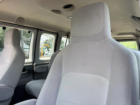 Used 2012 Ford E-350 and Econoline 350 XLT RWD image 15