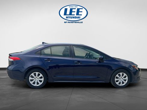 Used 2021 Toyota Corolla LE FWD image 6