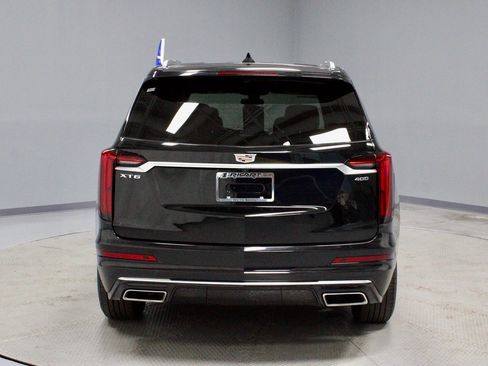Used 2025 Cadillac XT6 Premium Luxury image 11