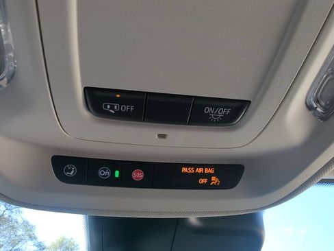 Used 2022 Buick Envision Preferred AWD/4WD image 19