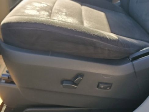 Used 2011 Chrysler Town & Country Touring image 13