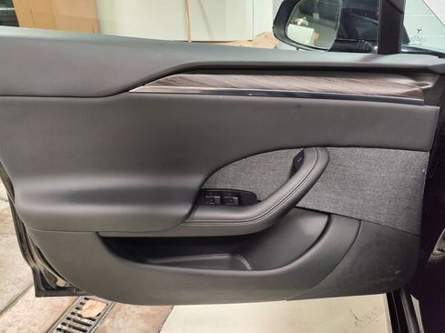 Used 2022 Tesla Model S image 24