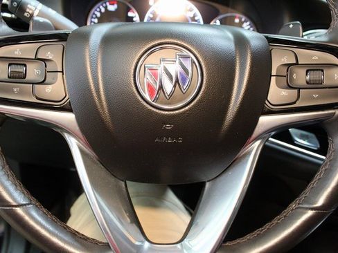 Used 2023 Buick Enclave Avenir image 23