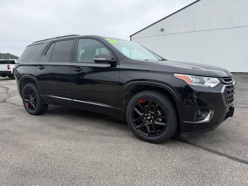 Used 2020 Chevrolet Traverse Premier w/ Redline Edition AWD/4WD image 3