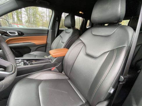 Certified 2024 Jeep Compass Limited image 14