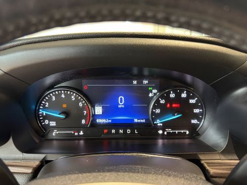 Used 2022 Ford Explorer Limited image 12