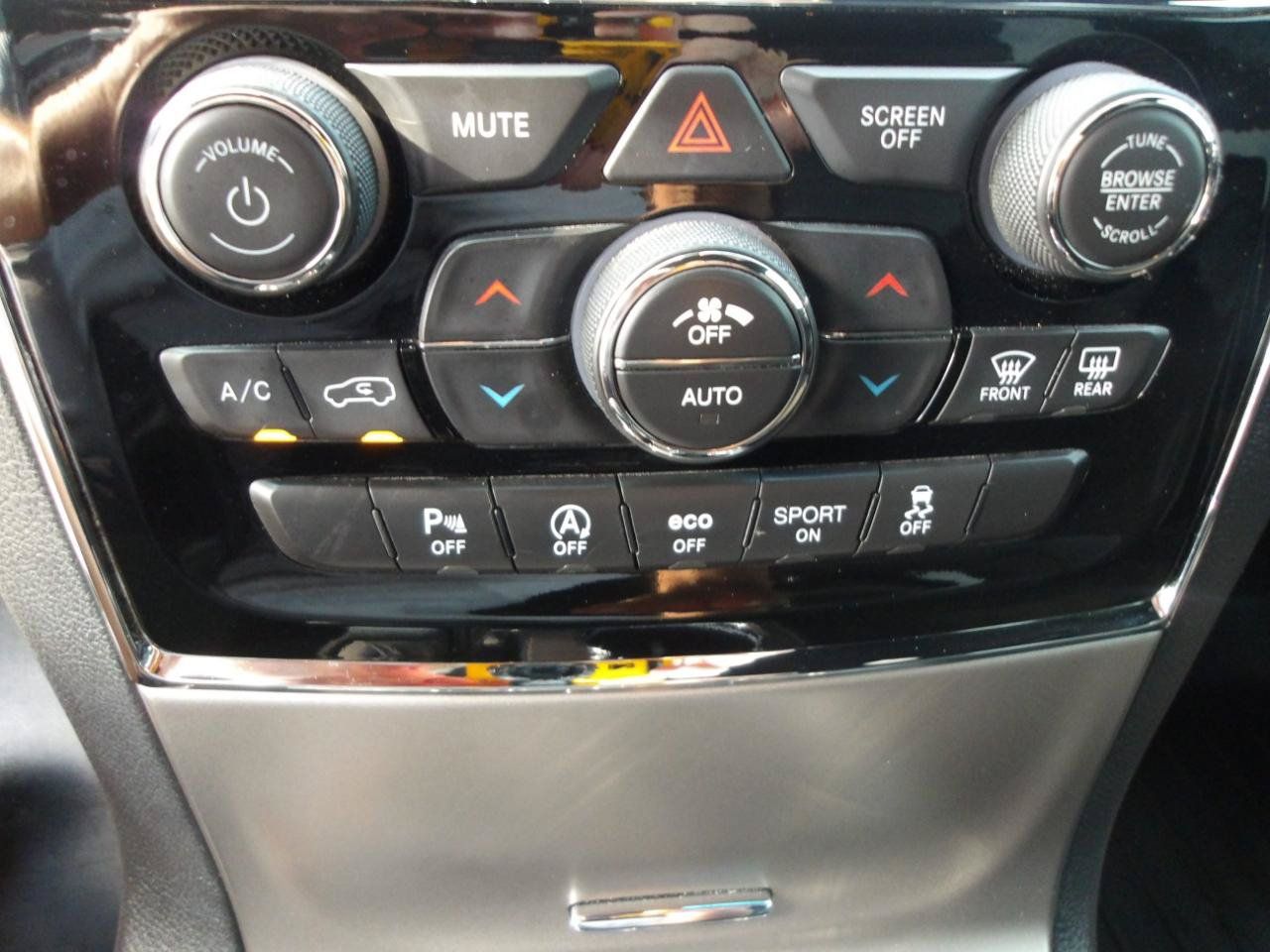 Used 2020 Jeep Grand Cherokee Altitude RWD image 25