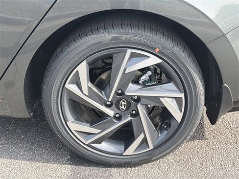 New 2026 Hyundai Elantra Limited image 19