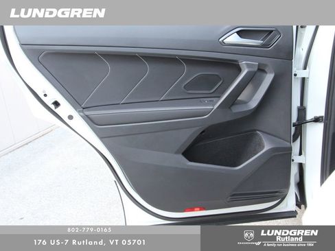 Used 2022 Volkswagen Tiguan SE image 27