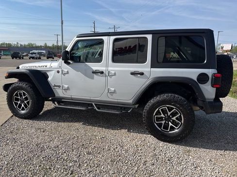 Used 2024 Jeep Wrangler Unlimited Rubicon image 9