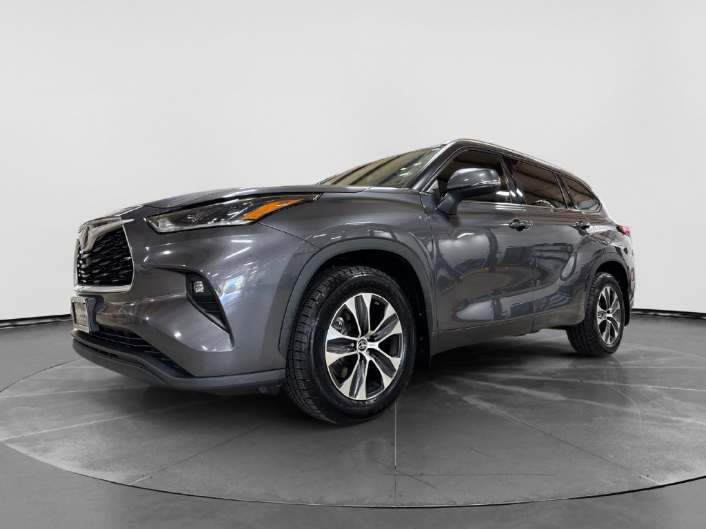 Used 2021 Toyota Highlander XLE FWD image 26