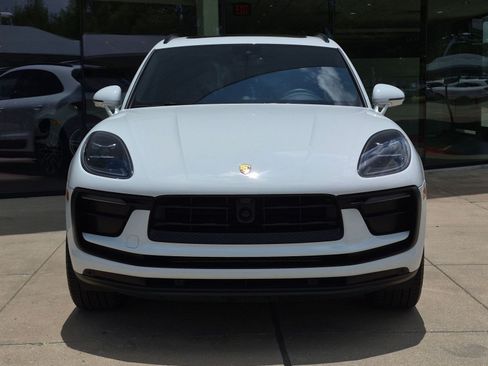 Certified 2026 Porsche Macan AWD/4WD image 6