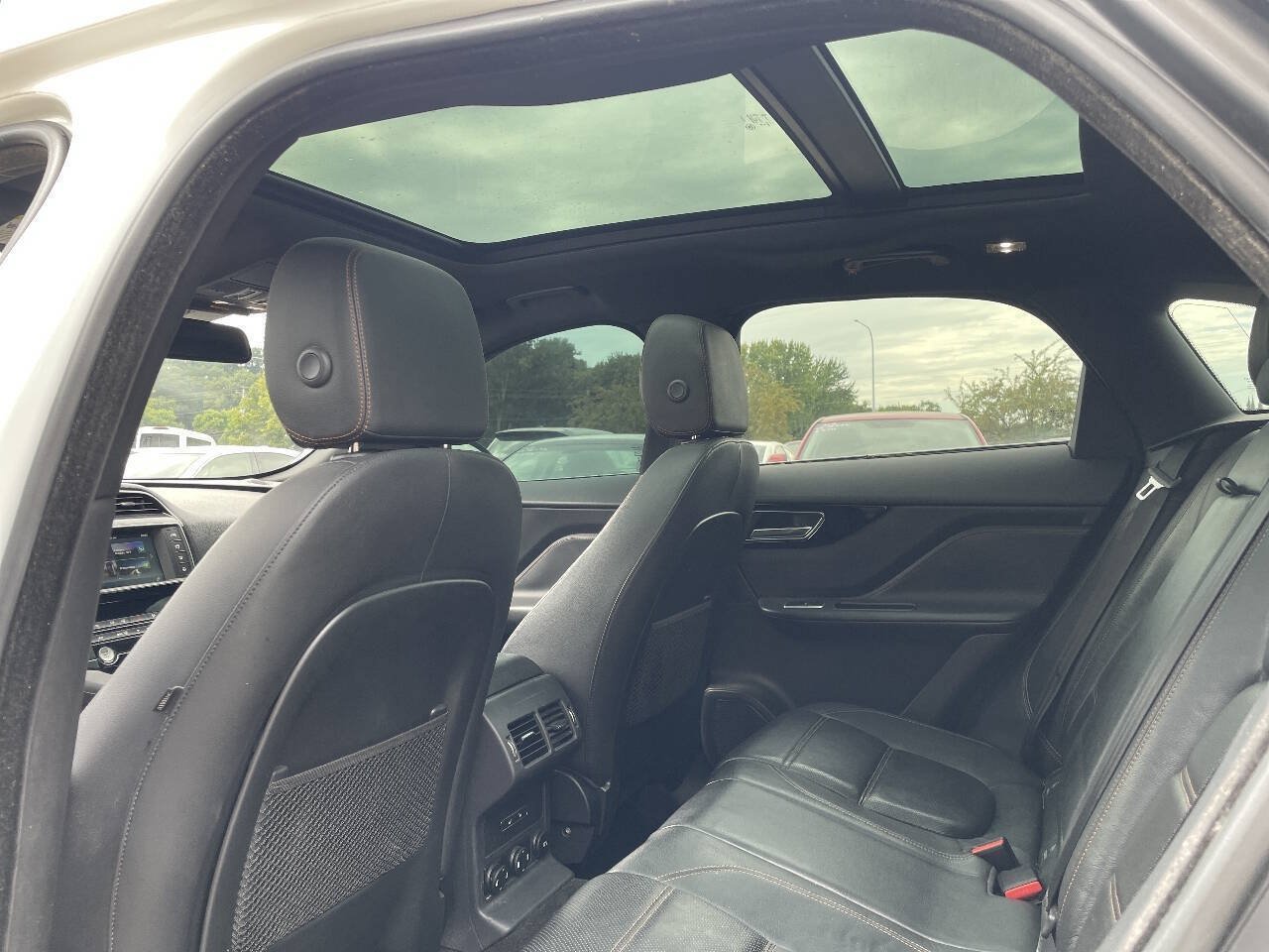 Used 2017 Jaguar F-PACE Prestige AWD/4WD image 25