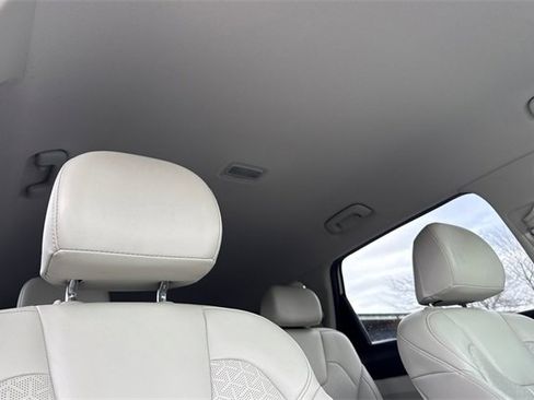 Used 2022 Kia Sorento S image 22