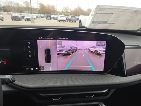 New 2025 Audi SQ5 Prestige image 11