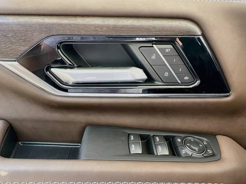 New 2026 GMC Yukon Denali Ultimate AWD/4WD image 13