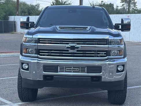 Used 2019 Chevrolet Silverado 2500 LTZ w/ Duramax Plus Package AWD/4WD image 12