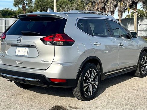 Used 2017 Nissan Rogue SL w/ SL Premium Package image 5