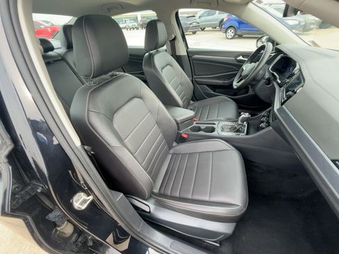 Used 2024 Volkswagen Jetta SE image 30