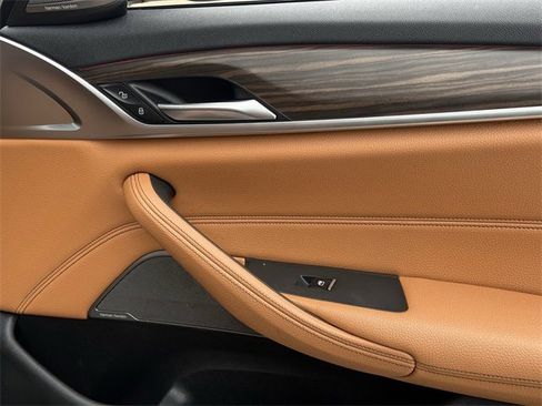 Used 2021 BMW 530i 530i w/ M Sport Package image 29