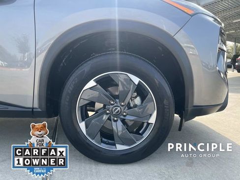 Used 2024 Nissan Rogue SV image 4