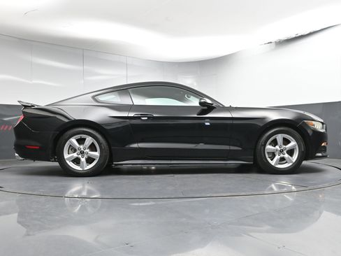 Used 2015 Ford Mustang Coupe image 25