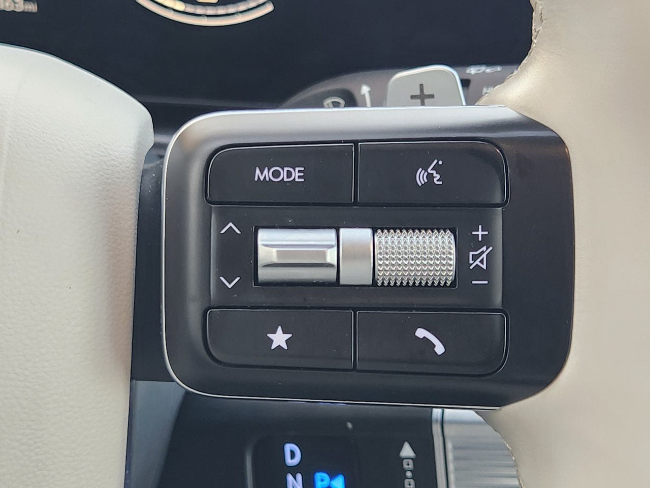 Used 2025 Hyundai Santa Fe SEL FWD image 27