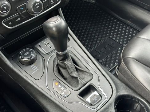 Used 2022 Jeep Cherokee Latitude w/ Trailer Tow Group image 36