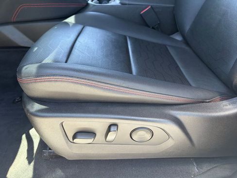 Used 2023 Chevrolet Colorado Z71 w/ Z71 Convenience Package 2 AWD/4WD image 6