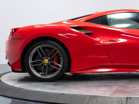 Used 2018 Ferrari 488 GTB RWD image 26