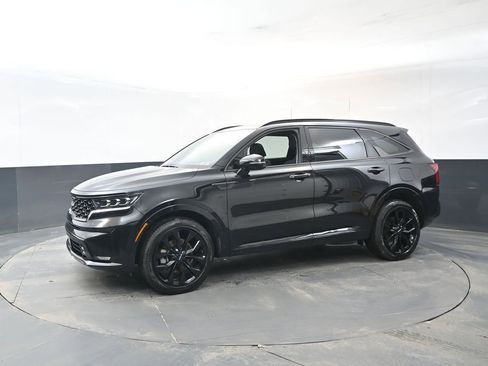 Certified 2022 Kia Sorento SX image 2