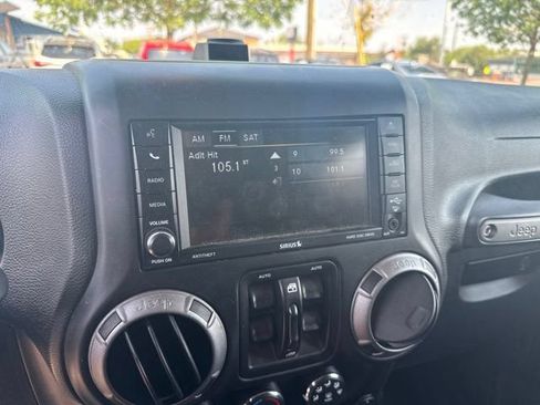 Used 2017 Jeep Wrangler Unlimited Sport w/ Quick Order Package 24S AWD/4WD image 25