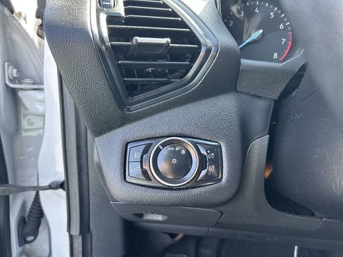 Used 2019 Ford Escape SEL image 12