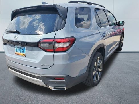 Used 2025 Honda Pilot Elite image 5