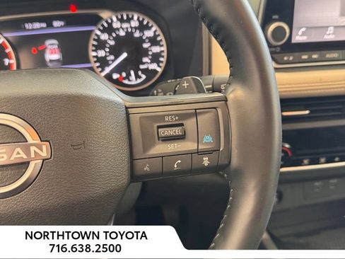 Used 2025 Nissan Rogue SV AWD/4WD image 7